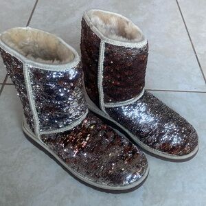 UGG  boots! Women size 7
SEQUIN SPARKLE Classic‎ Boots